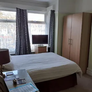 https://brightwater-holiday-rooms.yorkshirehotels.net